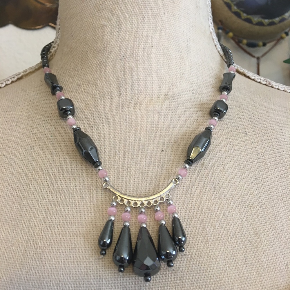 Vintage 80s hematite & rose quartz stone necklace